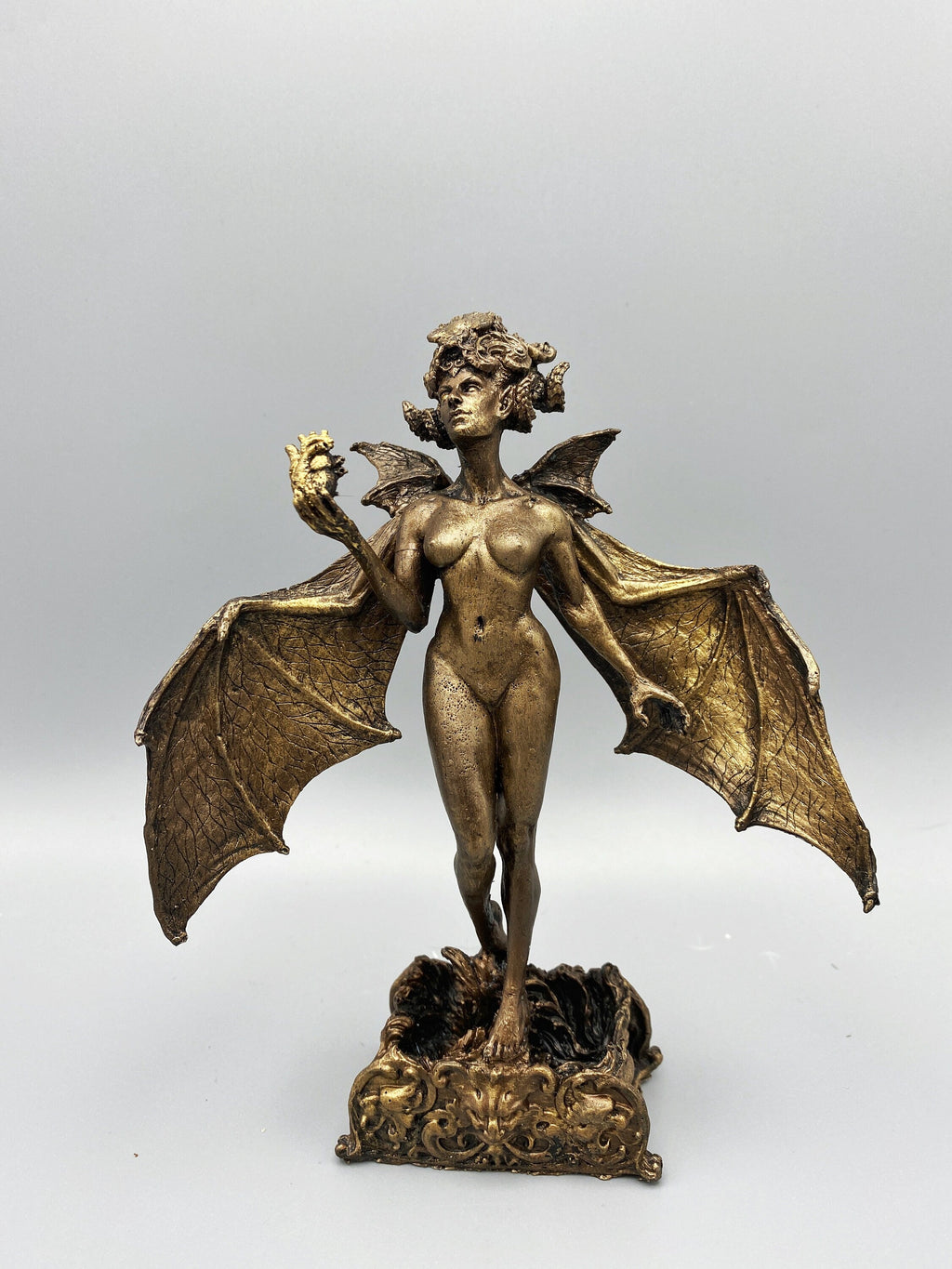 Lilith Altar Statue