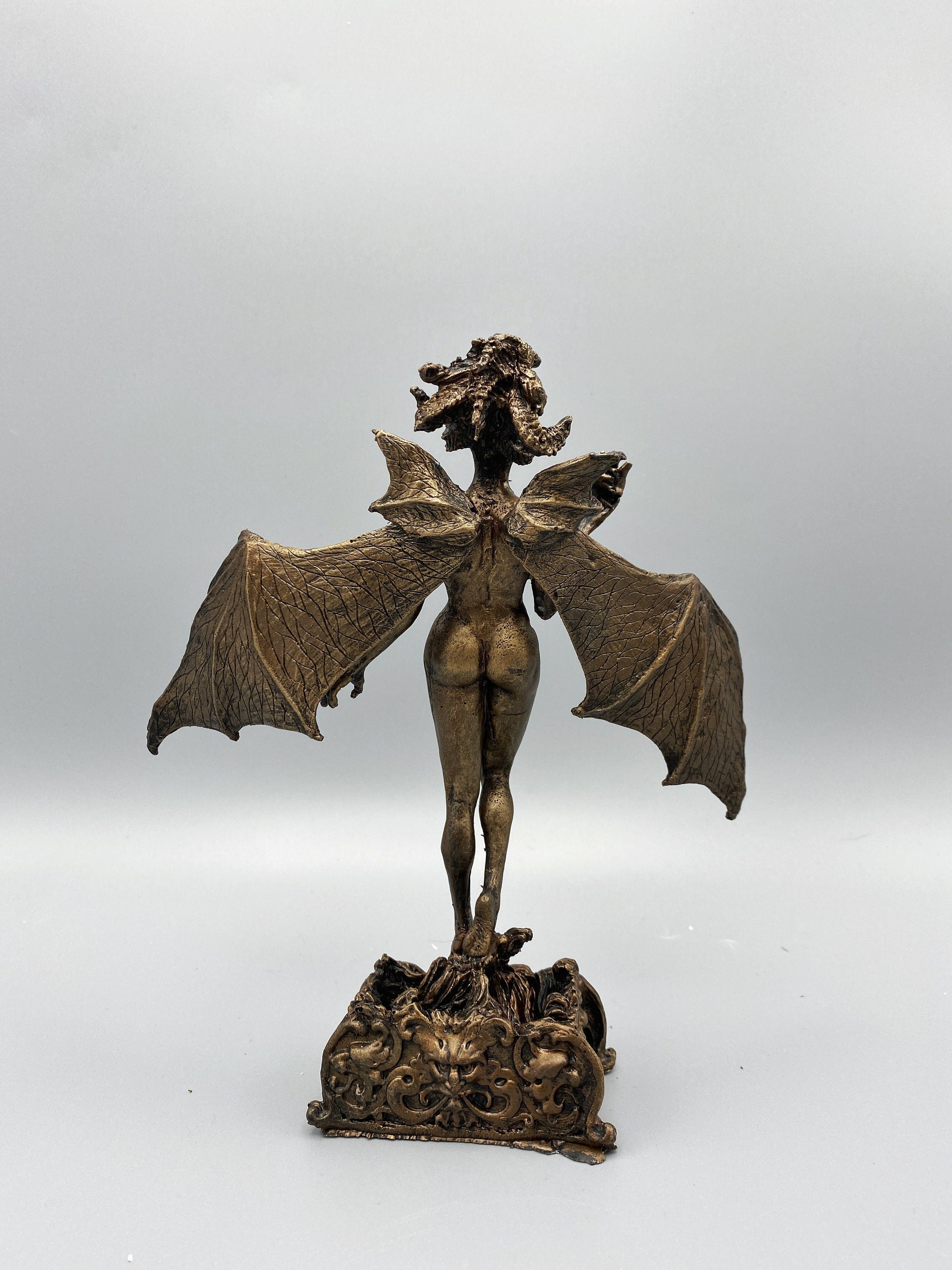 Lilith Altar Statue