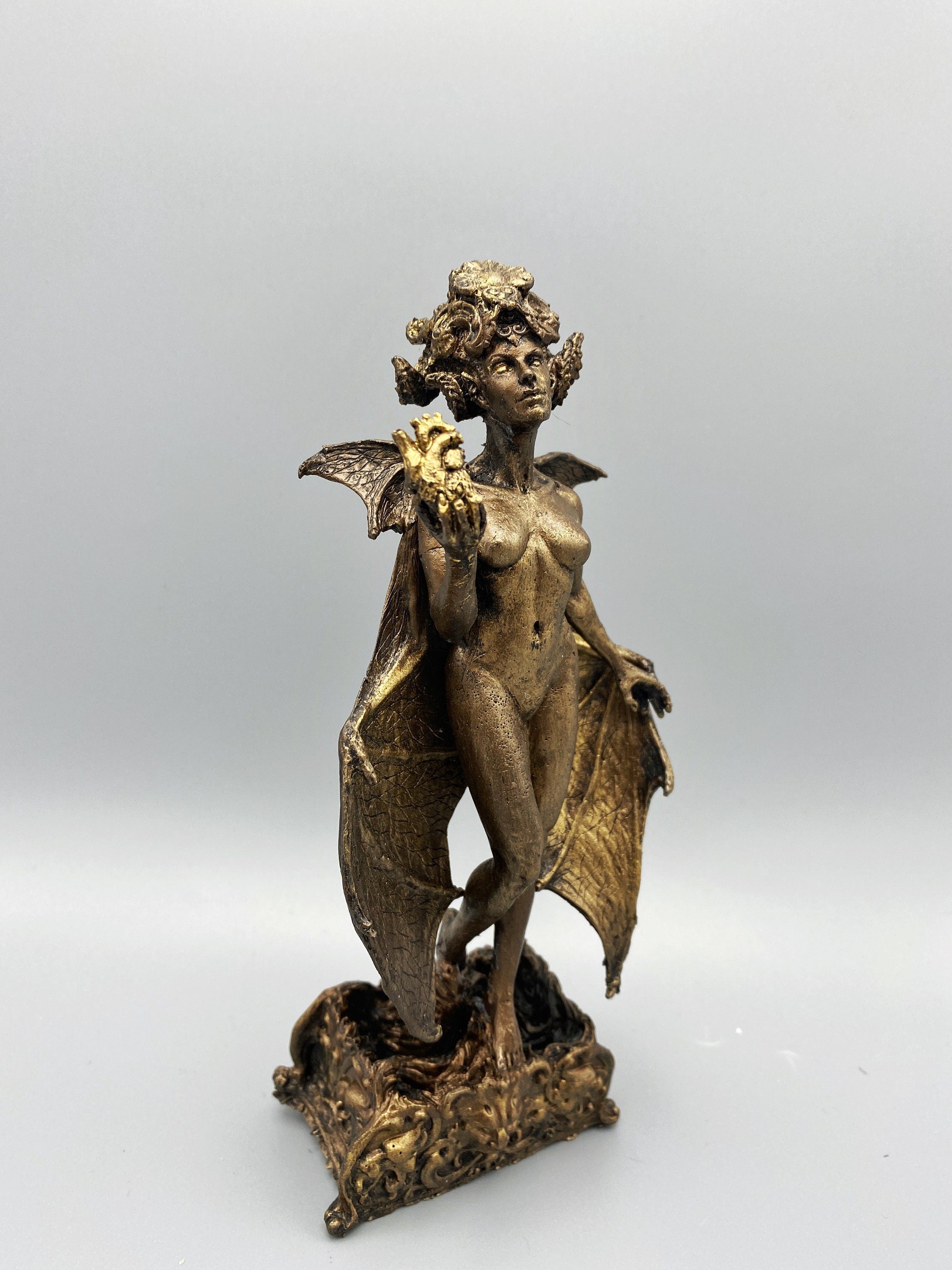 Lilith Altar Statue