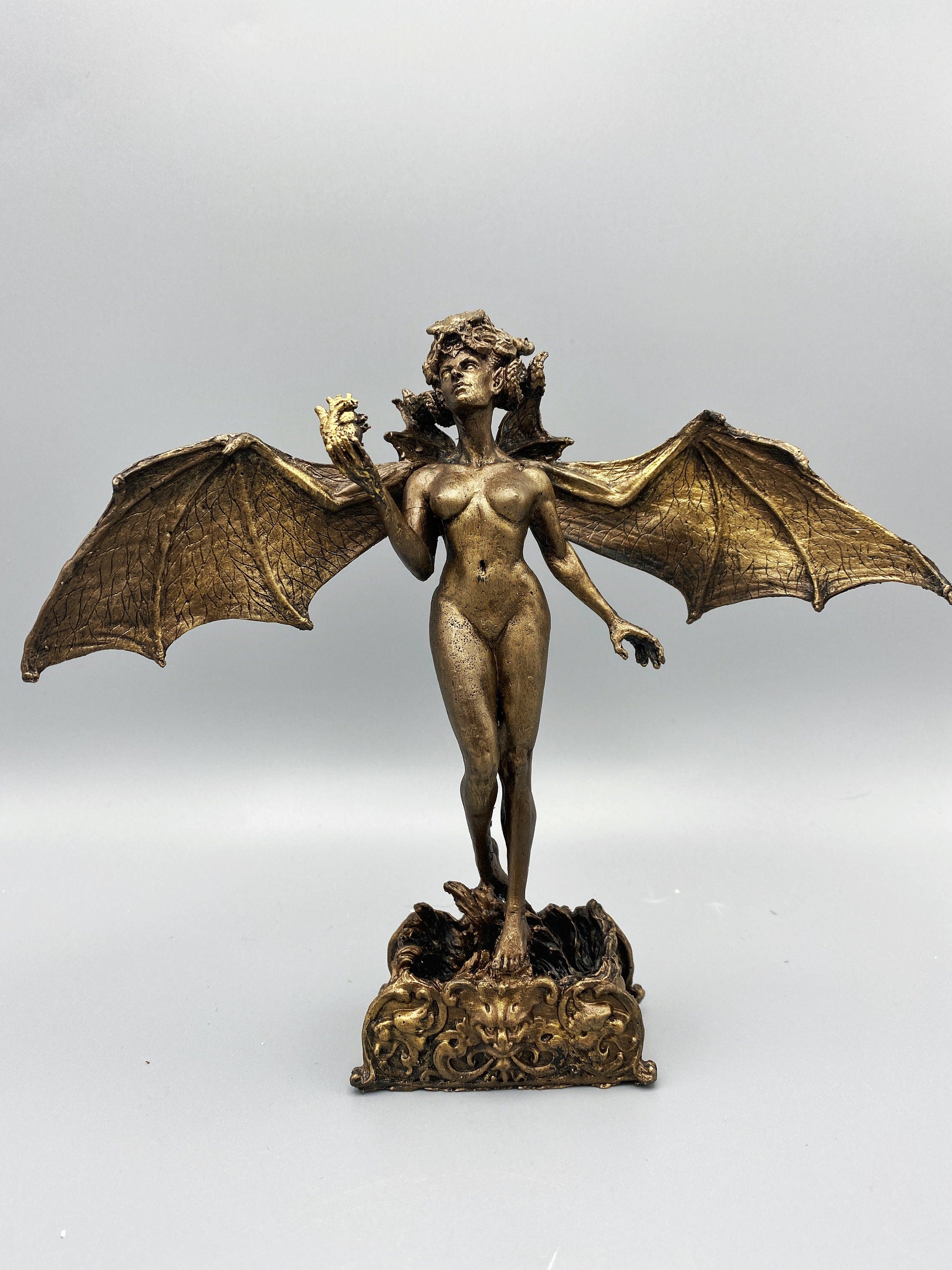 Lilith Altar Statue
