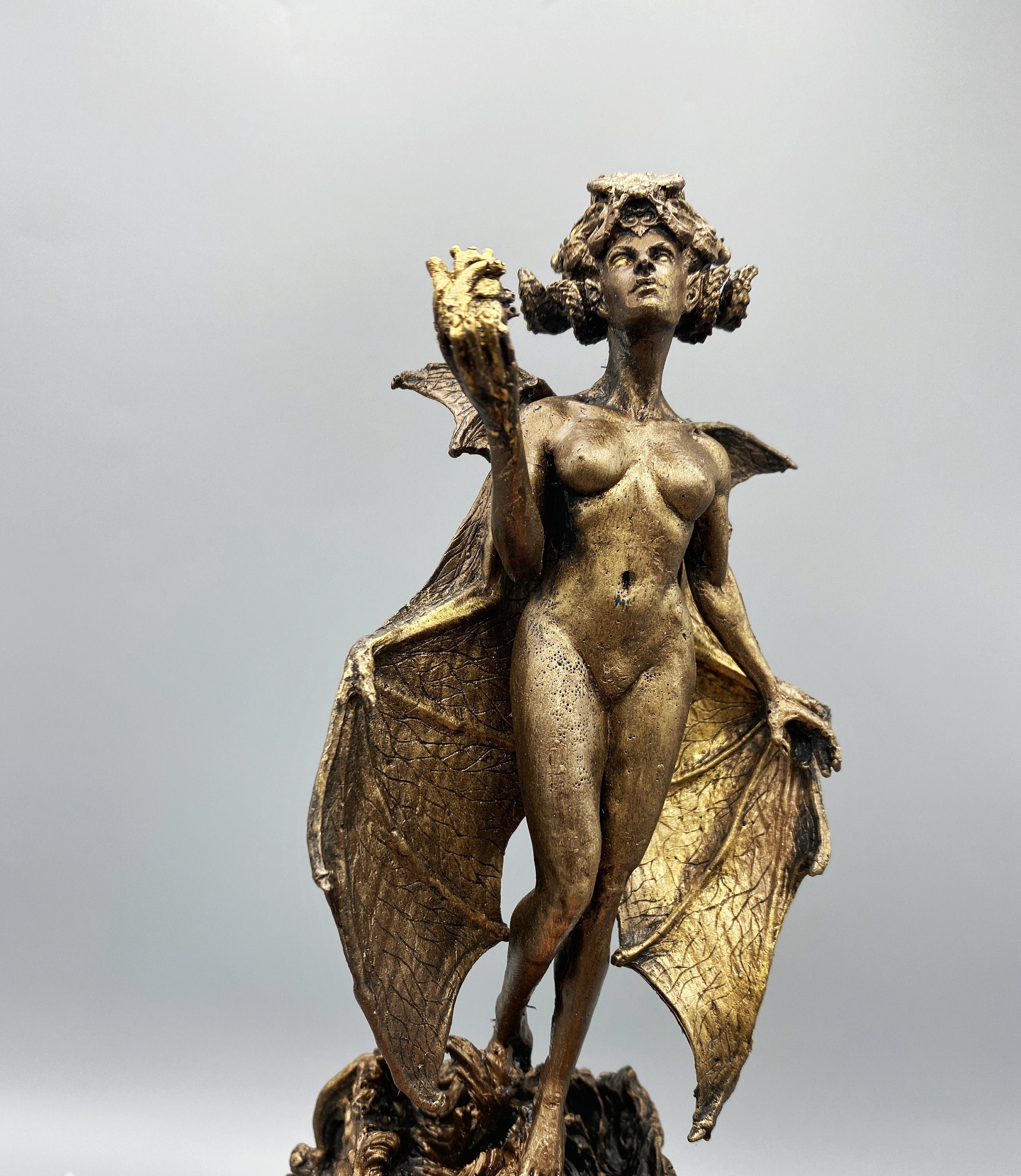 Lilith Altar Statue