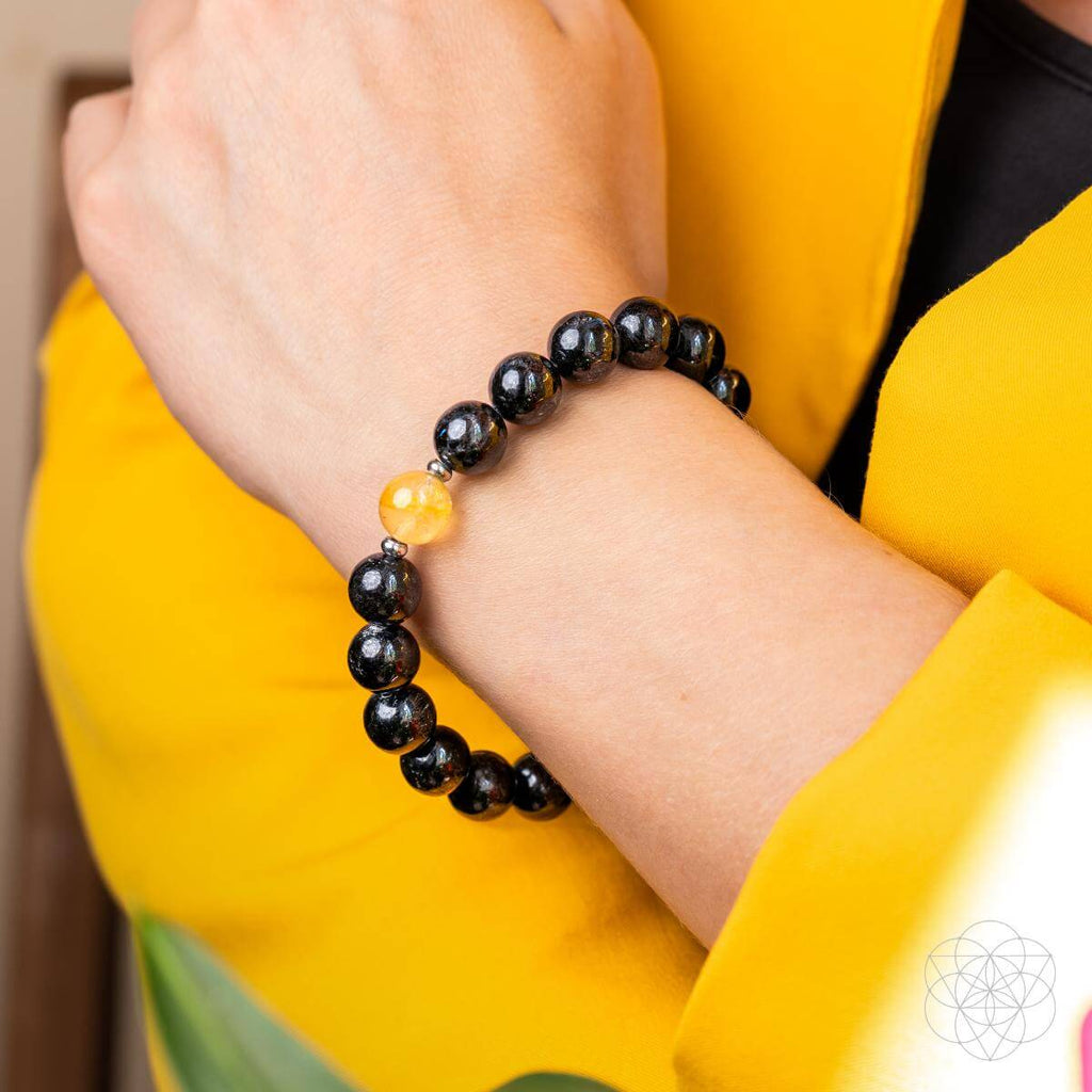 Arfvedsonite & Golden Healer Bracelet