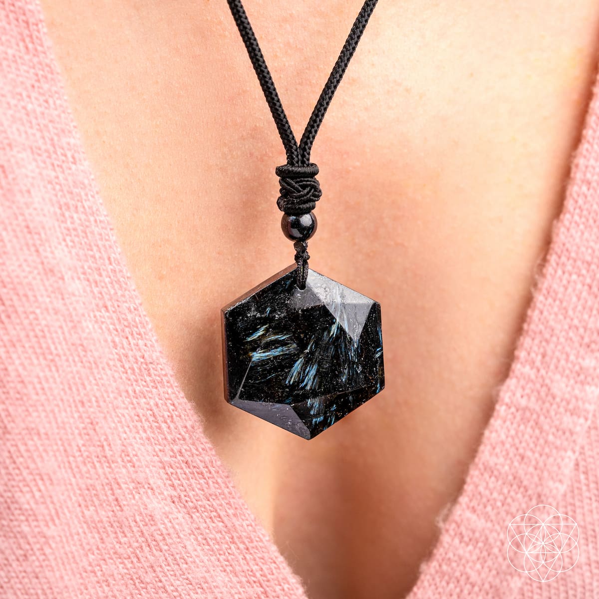 Arfvedsonite Pendant - Deep Healing